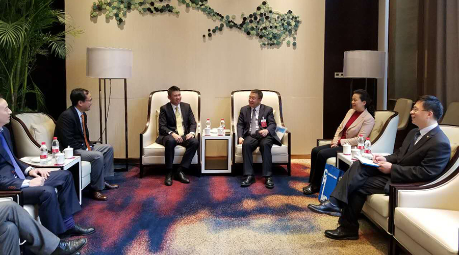 15--房秋晨会长会见岑家辉总裁.jpg 15--房秋晨会长会见岑家辉总裁.jpg
