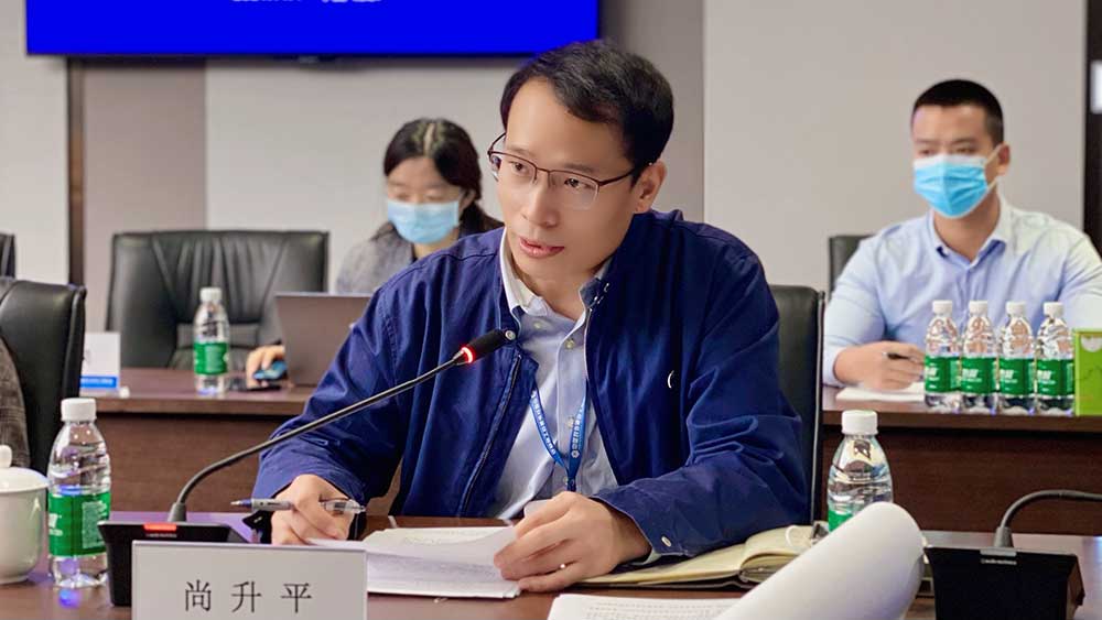 主任.jpg 主任.jpg